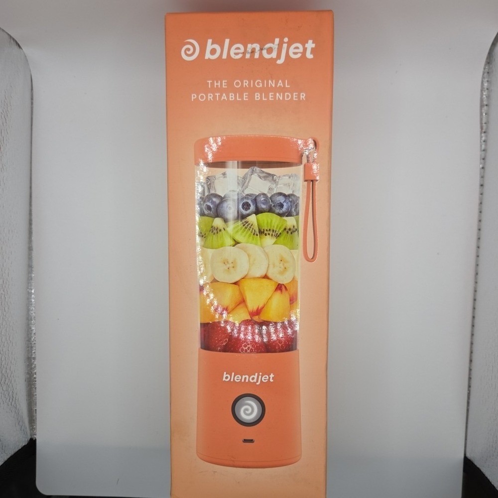 BlendJet 2, the Original Portable Blender, 20 oz, (White)- New